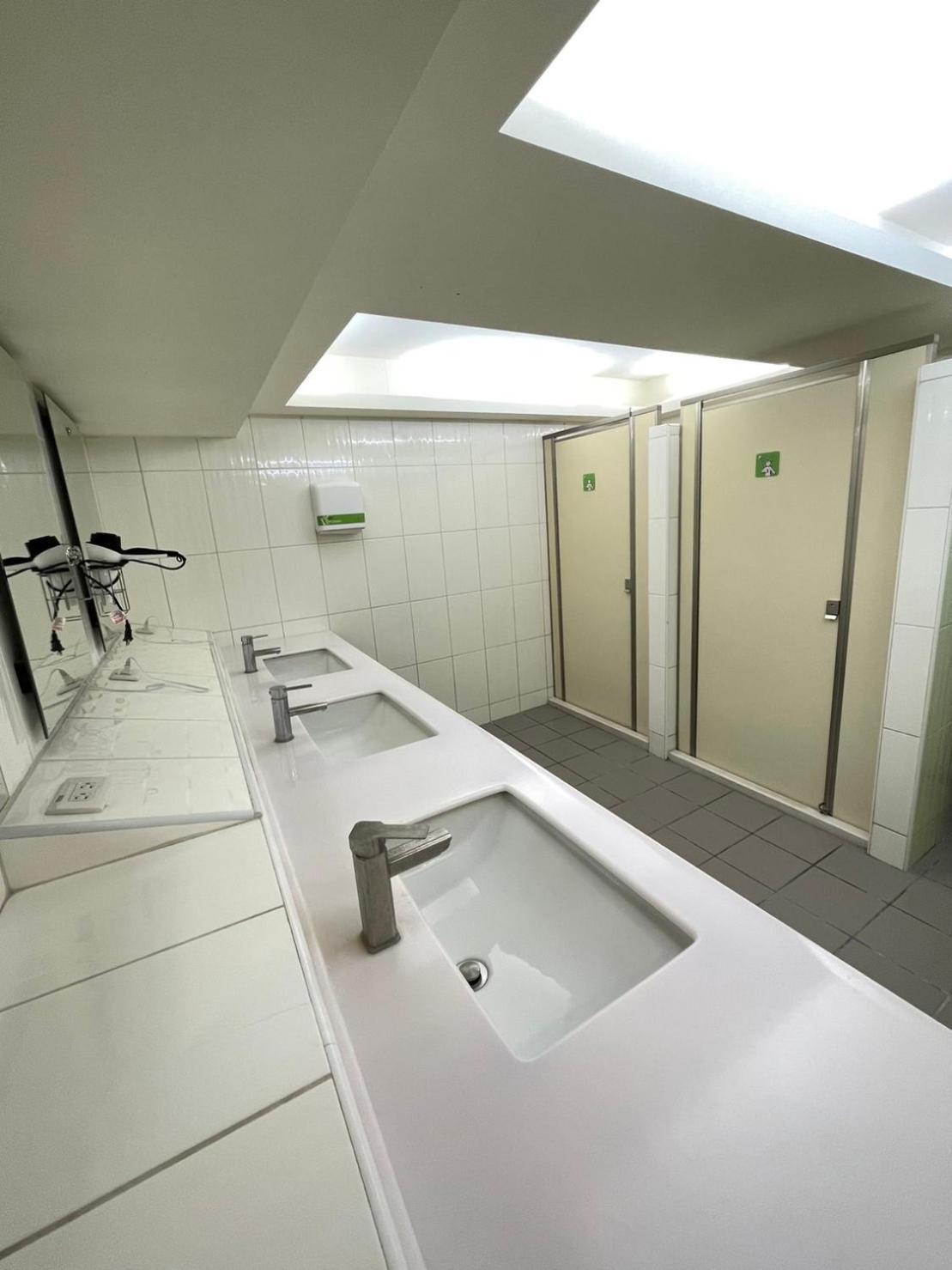 Kiwi Express Hotel - Chenggong Rd Taichung Luaran gambar