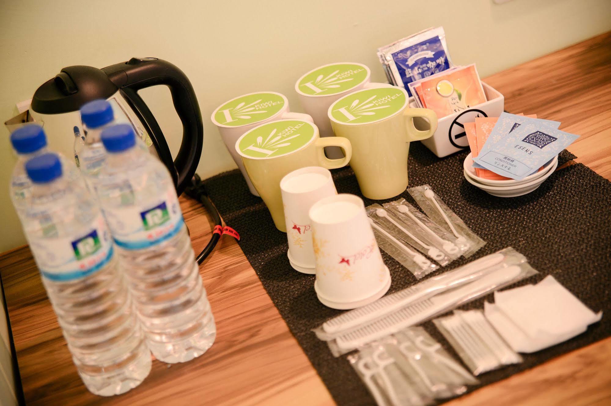 Kiwi Express Hotel - Chenggong Rd Taichung Luaran gambar