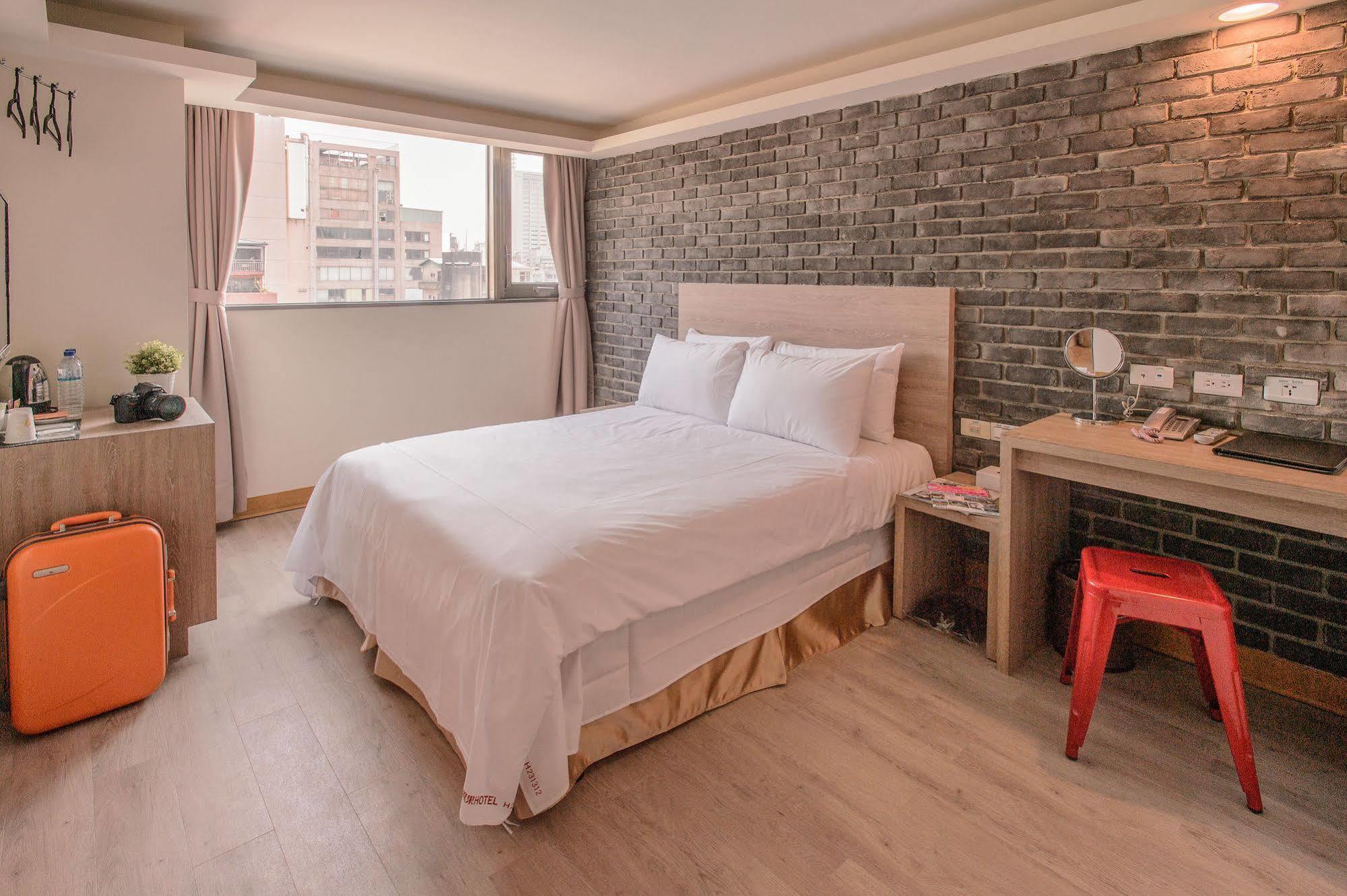 Kiwi Express Hotel - Chenggong Rd Taichung Luaran gambar